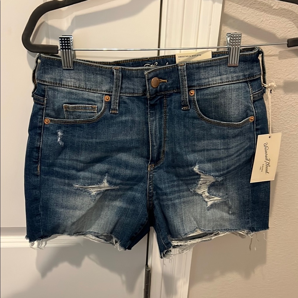 Universal thread target shorts
